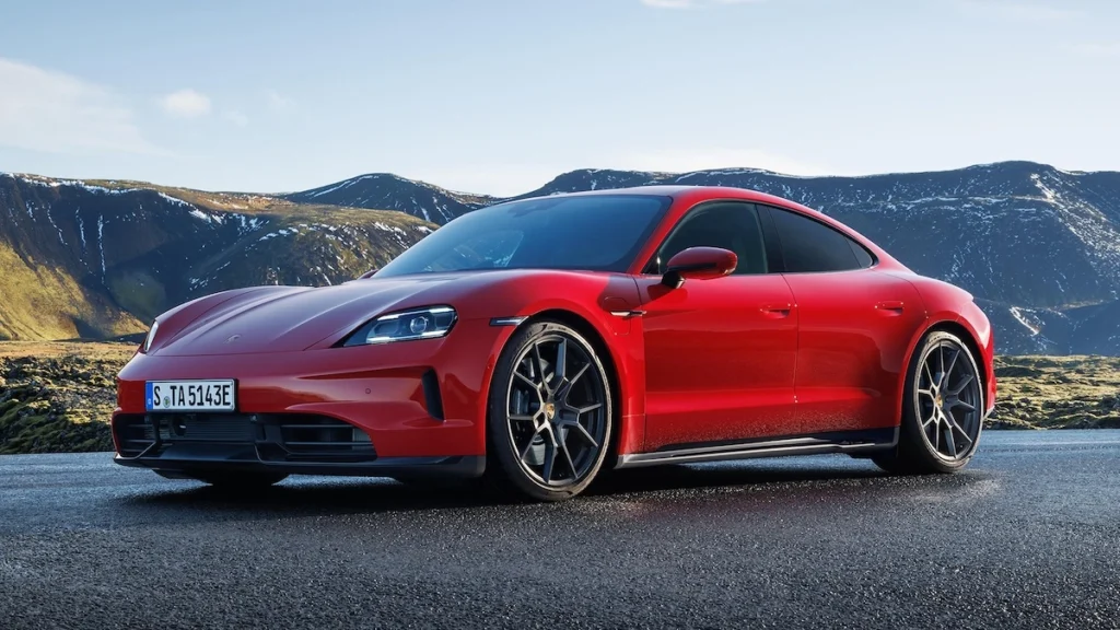 Porsche představilo faceliftovaný Taycan
